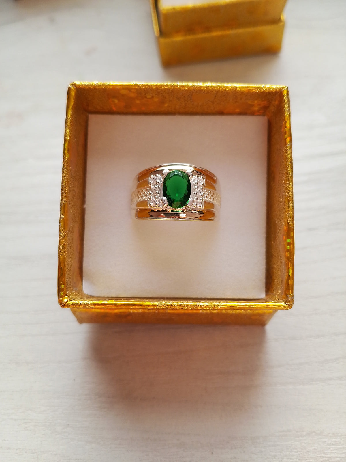 Anillo de Alta Distinción para Hombre con Baño de Oro