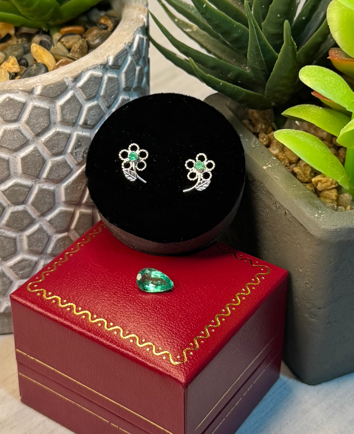 Juego de Topos Florales en Plata 925 y Esmeraldas Naturales