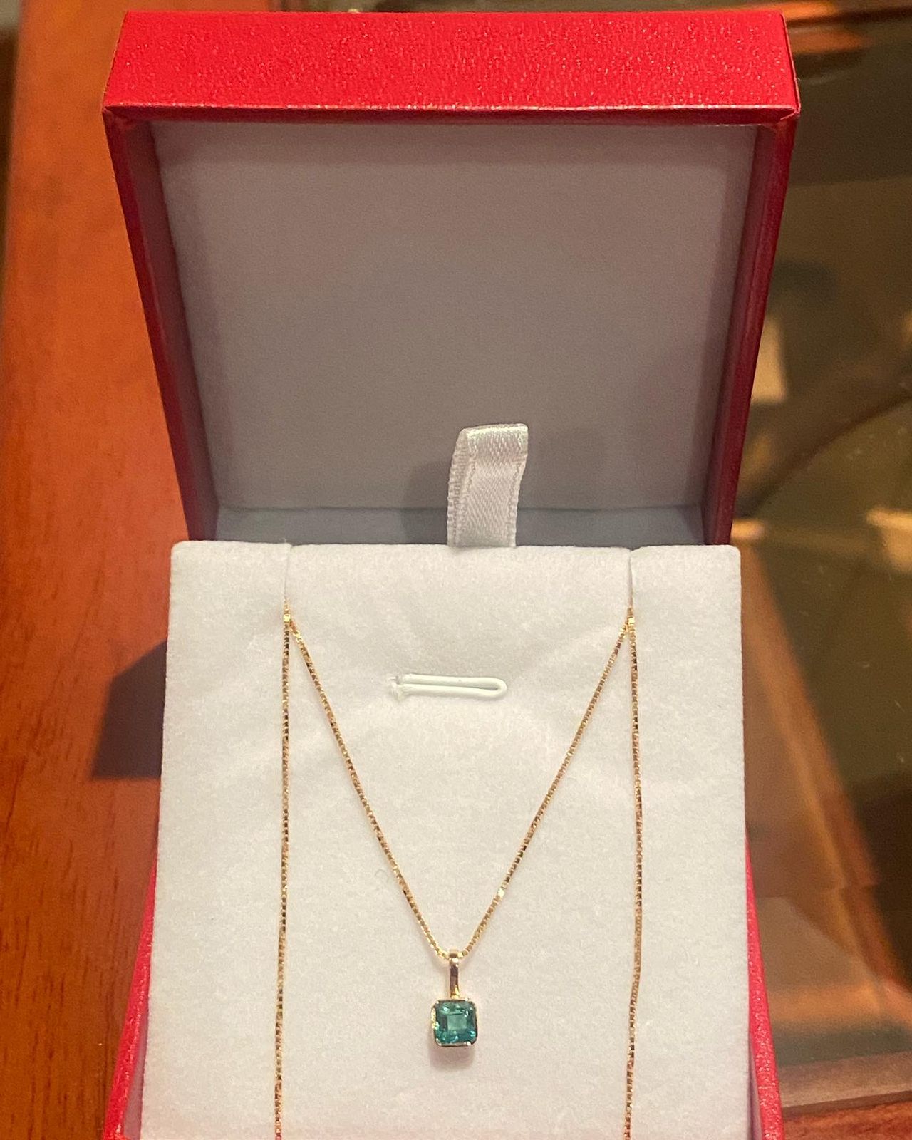 0.25Ct Neckleace, 18K Yellow Gold with 0.25 Ct Colombian Emerald