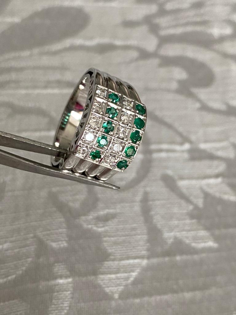 Anillo de Esmeraldas y Diamantes de 1.50 Ct en Oro Blanco de 18